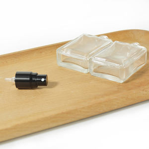 Flacone Spray in vetro a nebbia Fine cosmetico da 15ml 30ml 30ml da 100ml quadrato piatto smerigliato chiaro ambra - Product Image 2