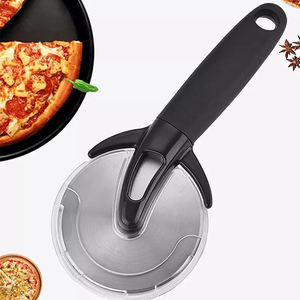 Sản Phẩm Mới Dụng Cụ Cắt Pizza Sắc Bén Chất Lượng Cao Có Nắp Bảo Vệ Dụng Cụ Cắt Pizza Bằng Thép Không Gỉ - Product Image 1