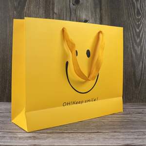 Sac de shopping en papier d'art imprimé en CMJN personnalisé, nouvelle arrivée haut de gamme, pour l'emballage de vêtements - Product Image 1