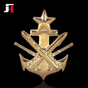 Pin esmaltado de Club de Alta calidad de fabricante chino, pin de solapa de metal personalizado, insignia de águila dorada - Product Image 6