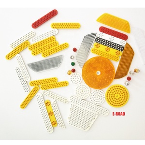 الأبيض الأصفر الأحمر السلامة المرورية 7/23/45/80 جولة بلاستيك عاكس لوحة الزجاج الخرز الطريق عاكس مع حفرة - Product Image 3
