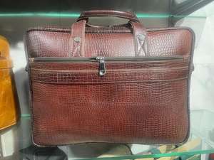 Sac de bureau en cuir véritable de qualité supérieure pour hommes compartiment spacieux pour ordinateur portable durable et élégant pour un usage professionnel quotidien - Product Image 3