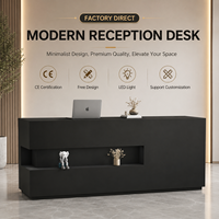 Bureau d'accueil industriel moderne noir, comptoir d'accueil géométrique minimaliste pour bureau, hall d'entrée, magasin