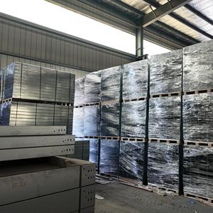 Bandejas para Cables Industriales y de Construcción de 300 mm de Ancho, de Aluminio Anodizado y Acero Galvanizado para la Gestión de Cables en Edificios - Product Image 6