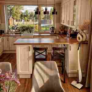 Armoires de cuisine en bois massif de style crème populaires 2025, les tons doux créent un espace doux, les armoires de cuisine sont durables et faciles à nettoyer - Product Image 5