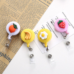 Mignon Fleur Fruit Motif Clip Rétractable <span class=keywords><strong>Badge</strong></span> Bobine ID Nom <span class=keywords><strong>Porte</strong></span>-<span class=keywords><strong>Badge</strong></span> avec Clip Robuste pour Infirmière Médecin - Product Image 2