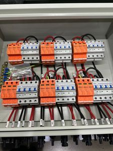 Nhà sản xuất PV <span class=keywords><strong>Combiner</strong></span> Box 500V, 1000V, 1500V 2,3,,4,,6,8, chuỗi PG kết nối mái nhà công nghiệp gắn năng lượng mặt trời liên quan - Product Image 3