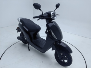 Moped Elettrico Saige <span class=keywords><strong>Roma</strong></span> 1000W 60V 20Ah con Batteria al Piombo, Omologazione EEC WVTA L1e-B, Velocità 45km/h - Moto Elettrica Economica - Product Image 2