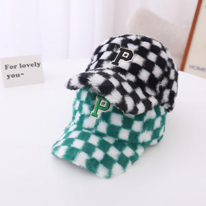 Venta al por mayor de gorras de béisbol para niños American Checkerboard INS Style FAUX Fur Rex Rabbit Velvet Polyester - Product Image 3