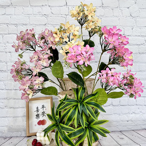 Flores artificiales de hortensia Queyiyi, flores de seda de 5 ramas para decoración de techos de bodas y decoración del hogar. - Product Image 2