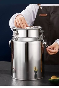 Recipiente <span class=keywords><strong>de</strong></span> Acero Inoxidable para <span class=keywords><strong>Aceite</strong></span> <span class=keywords><strong>de</strong></span> <span class=keywords><strong>Oliva</strong></span>, Tanque <span class=keywords><strong>de</strong></span> Almacenamiento <span class=keywords><strong>de</strong></span> Cocina Clásico y Ecológico con Tapa <span class=keywords><strong>de</strong></span> Hebilla para Regalos y Transporte - Product Image 5