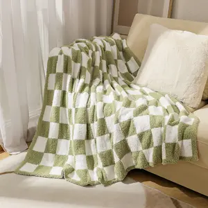 Wholesale Dream Plush Hot-selling Microfiber United Fashion Checkered 100% Polyester Knitted Throw Blanket for Autumn Winter