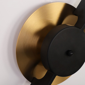 Lámpara de Pared de Hierro Forjado de Lujo Posmoderno, Diseño Nórdico Moderno Minimalista para Sala de Estar, Creativa y Personalizada para Proyectos - Product Image 3