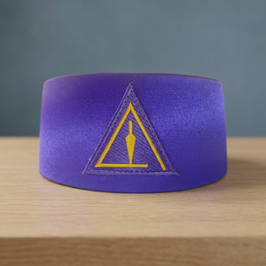 Gorra Masónica con Corona Púrpura, Gorro Masónico Críptico, para Fiestas Formales, Satén Ajustable, Unisex, Uniquen Enterprises - Product Image 2