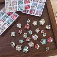 Paso Sico Clous à ongles en verre coloré à 12 grilles, style pavé de cristaux, best-sellers transfrontaliers, sans plateau de base, finition œuf de pigeon, boule de diamant