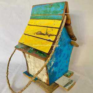 Nichoirs pour oiseaux en bois de bateau recyclé, aux couleurs naturelles vieillies, pour vos petits oiseaux et animaux de compagnie. - Product Image 3