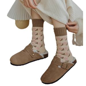 Calcetines cálidos de invierno y otoño para mujer, nuevo estilo, longitud de la tripulación, Cómodos calcetines de toalla gruesa, dulce diseño de niña bonita - Product Image 5