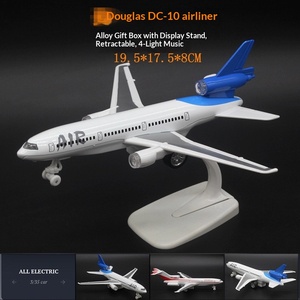 Modèle d'<span class=keywords><strong>avion</strong></span> jouet McDonnell Douglas DC-10 en alliage à l'échelle <span class=keywords><strong>1</strong></span>/<span class=keywords><strong>72</strong></span> de 22 cm avec 4 lumières, musique et emballage en boîte vitrée - Product Image 4