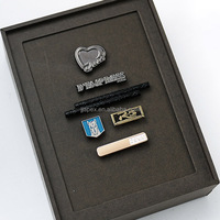 Etiqueta de aleación de zinc y metal plateado con patrón personalizado de fábrica, etiqueta de placa de nombre, bolsa, sombrero, accesorios de ropa, etiqueta de logotipo de etiqueta de Metal