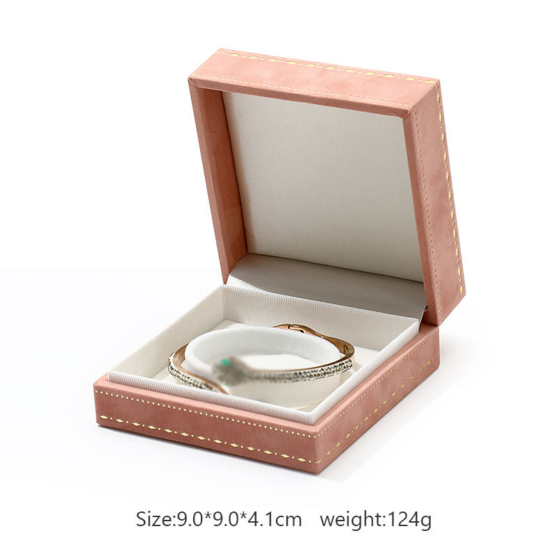 กล่องกำไลสีชมพู