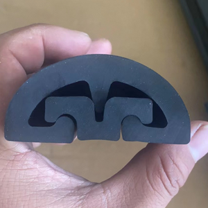 Parabordo in Gomma Tipo D per Imbarcazioni Marine, Protezione per Bordo e Sponda di Navi e Pontili - Product Image 1