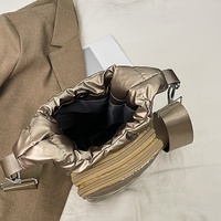 Sac à bandoulière portable en PU rembourré pour bouteille d'eau, grande capacité, pour extérieur, sacoche de rangement pour épaule et cou, design détachable