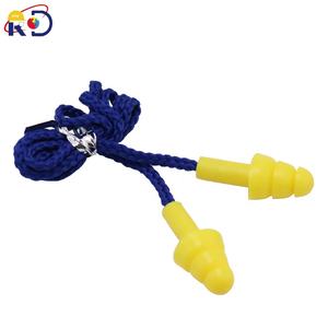 شجرة عيد الميلاد سدادة الأذن مع سلسلة - Product Image 1