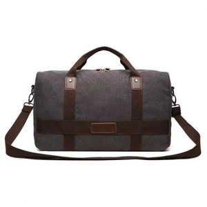Échantillon gratuit : Sac de voyage et de loisirs personnalisé en toile pour camping, randonnée, avec bandoulière pour parapluie et smartphone - Product Image 1