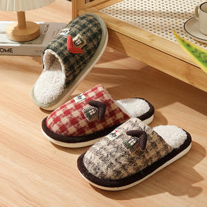 Produit neuf, pantoufles de luxe pour femmes avec semelle EVA, fourrure artificielle, chaudes et antidérapantes, en coton, avec vente en gros de nouvelles technologies - Product Image 3