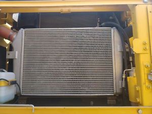 Excavadora de orugas Komatsu usada con motor Cummins, SAA6D114E, capacidad de 33 toneladas, ventas con descuento, componentes de bomba de motor central - Product Image 6