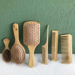 Precio de fábrica OEM Cepillo de pelo de <span class=keywords><strong>bambú</strong></span> Cepillo de paleta natural para ablandar Masaje calmante Peine de madera ecológico para todo tipo de cabello - Product Image 4