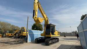 Pelleteuse hydraulique sur chenilles Komatsu PC200 PC200-8 PC220 PC300 PC450 de 20 tonnes, utilisée à bas prix - Product Image 3