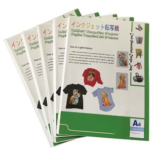 Carta Termotrasferibile a Getto d'Inchiostro HT-150GL Argento Glitter Chiaro per Tessuti Chiari e Confezioni per Tablet - Product Image 1
