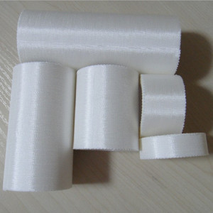 Cinta de seda médica, borde dentado blanco, desprendible, transpirable, hipoalergénica. - Product Image 3