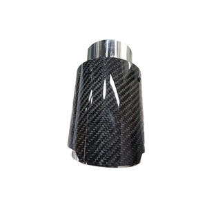 Puntas de <span class=keywords><strong>escape</strong></span> universales de fibra de carbono de salida única estilo AK para tubos de punta de cola estilo <span class=keywords><strong>Akrapovic</strong></span> - Product Image 1