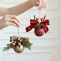 Cloche de Noël transfrontalière écologique faite à la main en bois de cerf arc cône de pin pendentif mixte arbre fenêtre voiture décoration suspendue