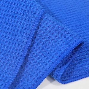 Toalla de Limpieza Deportiva de Microfibra Tipo Waffle Ultra Absorbente con Logotipo Bordado Personalizado y Gancho para Colgar, Suministrada por Fábrica - Product Image 3
