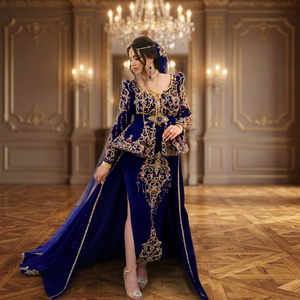 Robe de soirée spéciale élégante bleu marine en velours, coupe sirène empire, avec broderie dorée, manches longues et traîne chapelle, longueur ras du sol - Product Image 2