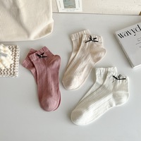 Chaussettes pour femmes. Chaussettes originales Renaissance en coton tricoté à la cheville avec nœud antidérapant blanc pur, chaussettes bateau printemps/été