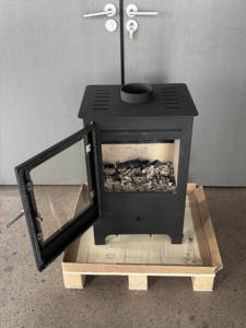 Poêle à <span class=keywords><strong>bois</strong></span> compact écologique R0603A 5,5 kW pour chauffage intérieur avec alimentation en air secondaire - Product Image 4