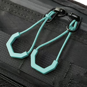 Пластиковый пуловер с застежкой-молнией - Product Image 1