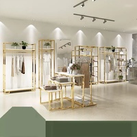 Nouveau Système d'Affichage Mural Doré pour Vêtements T-Shirts et Boutiques – Présentoir de Magasin
