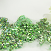 Appliques Écologiques Fait Main de Haute Qualité, Motif Vert Strass à Coudre pour Corsage, Patches Marque YUGU, 16 Facettes pour Vêtement et Nail Art