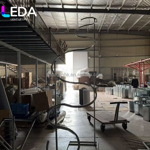 Fondo de Boda LEDA Ajustable con Forma de Ola en Curva S, Marco de Hierro Metálico Blanco con Cortinas de Tela para Decoración de Eventos de Boda - Product Image 2