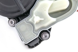 Separator PCV pemisah minyak katup kompatibel dengan Audi A3 A4 A5 A6 Q3 Q5 TT VW Golf Passat Tiguan Jetta 1.8T 2.0T - Product Image 5