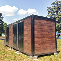 Unité de salle de bain préfabriquée portable moderne de 20 pieds en panneaux sandwich japonais, avec douche, toilettes et ventilateur d'extraction, pour adultes et espaces publics
