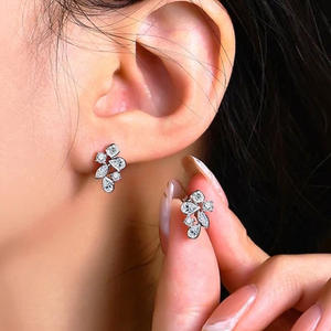 Orecchini in Oro Bianco con Diamanti Taglio a Pera Colore D Naturale Certificati per Gioielli di Lusso da Matrimonio per Donne - Product Image 3