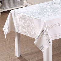Nappe en PVC RNPT avec imprimé en forme de cœur et support en tissu pour tables à manger