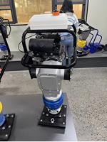 Compacteur vibrant à marteaux battants durable 5,5 CV avec moteur pour une compactation de fondations haute performance