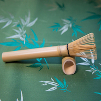 Fouet à matcha en bambou naturel à long manche avec support en bambou, ensemble Chasen pour tasses profondes, mugs, café, salon de thé, vente en gros